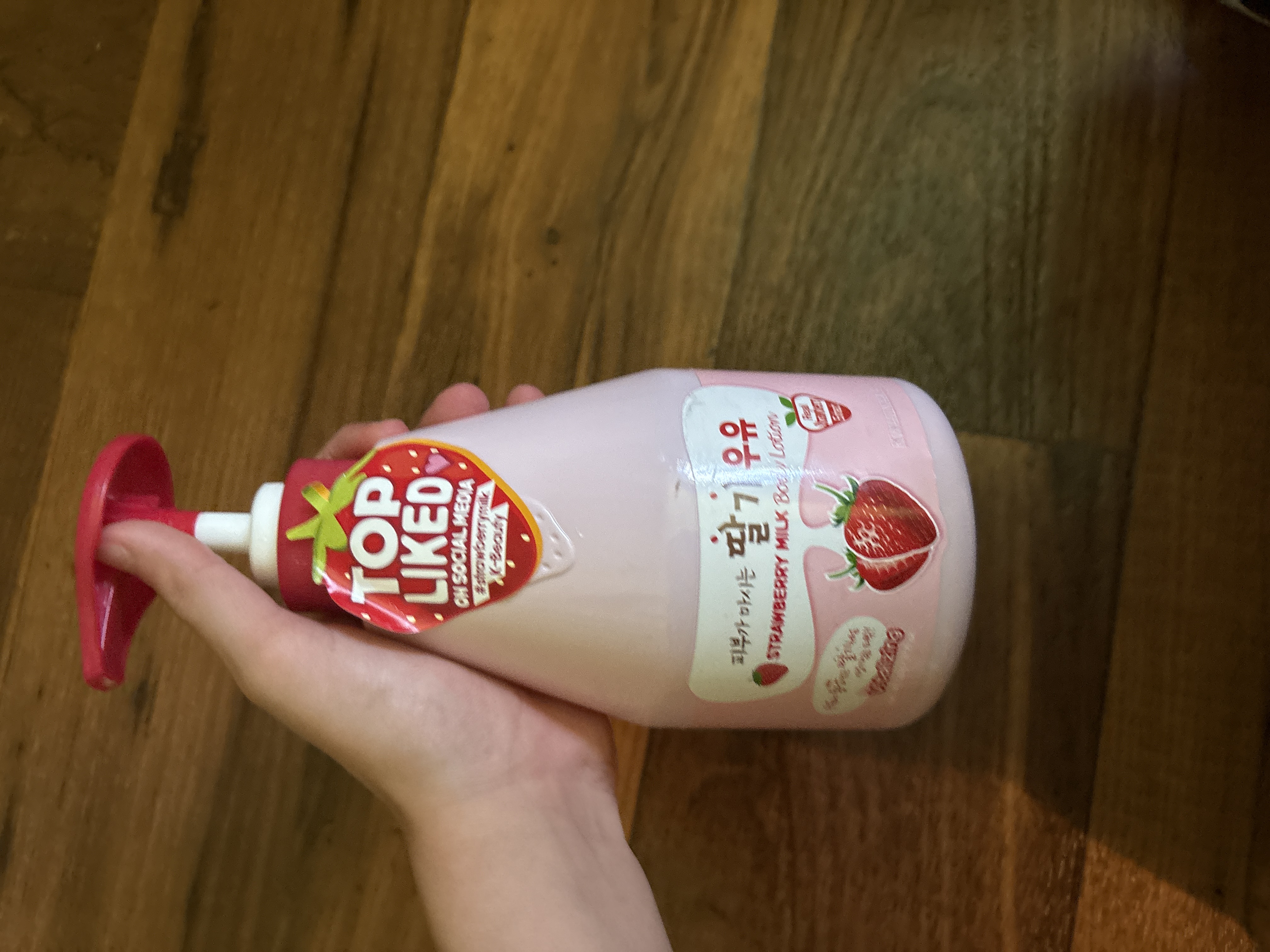 과일나라 牛奶身体乳[草莓] review image