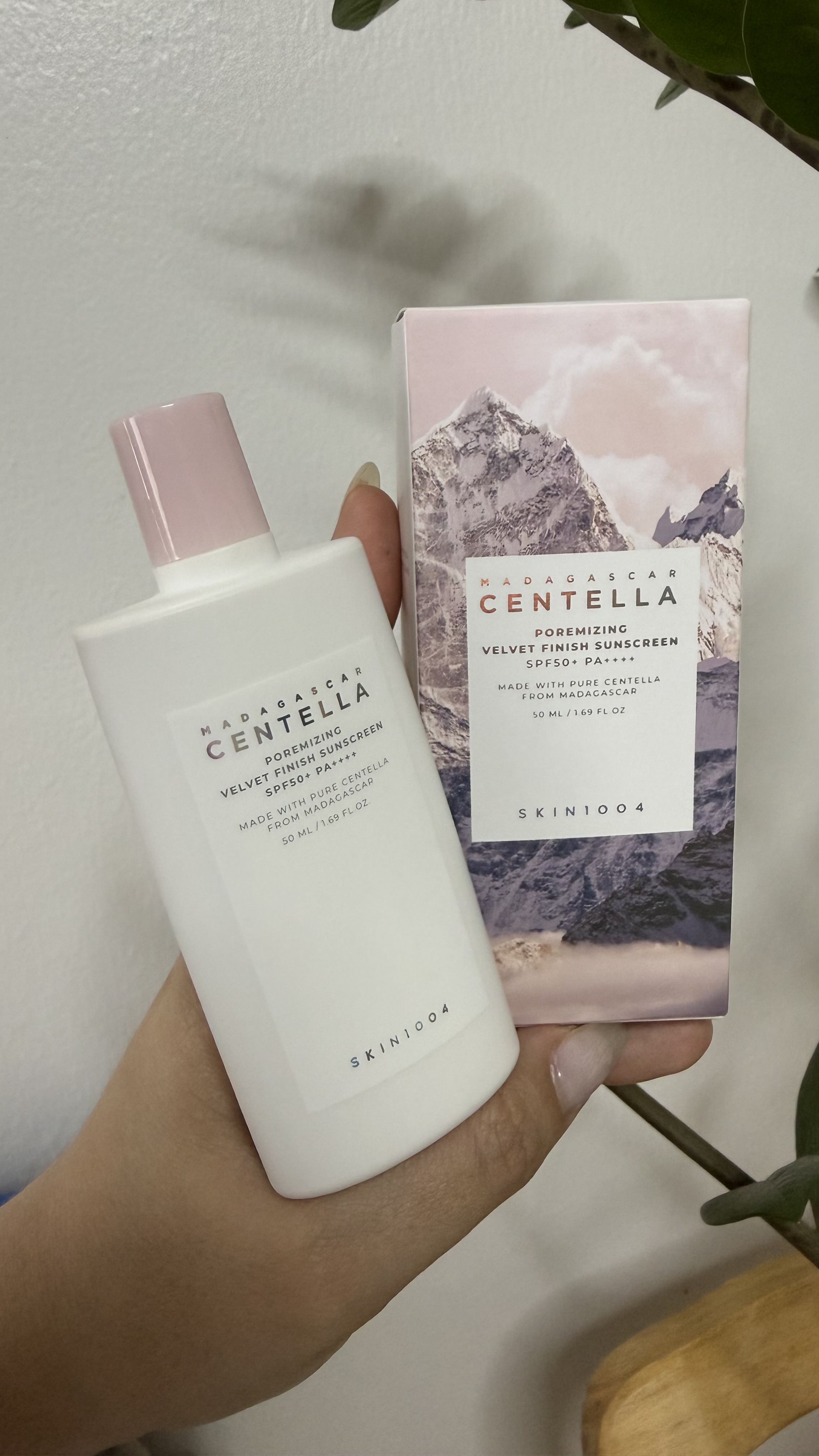 理肤天使 马达加斯加圣特拉玻尿酸水润防晒精华液 [SPF50+/PA++++] common.review image