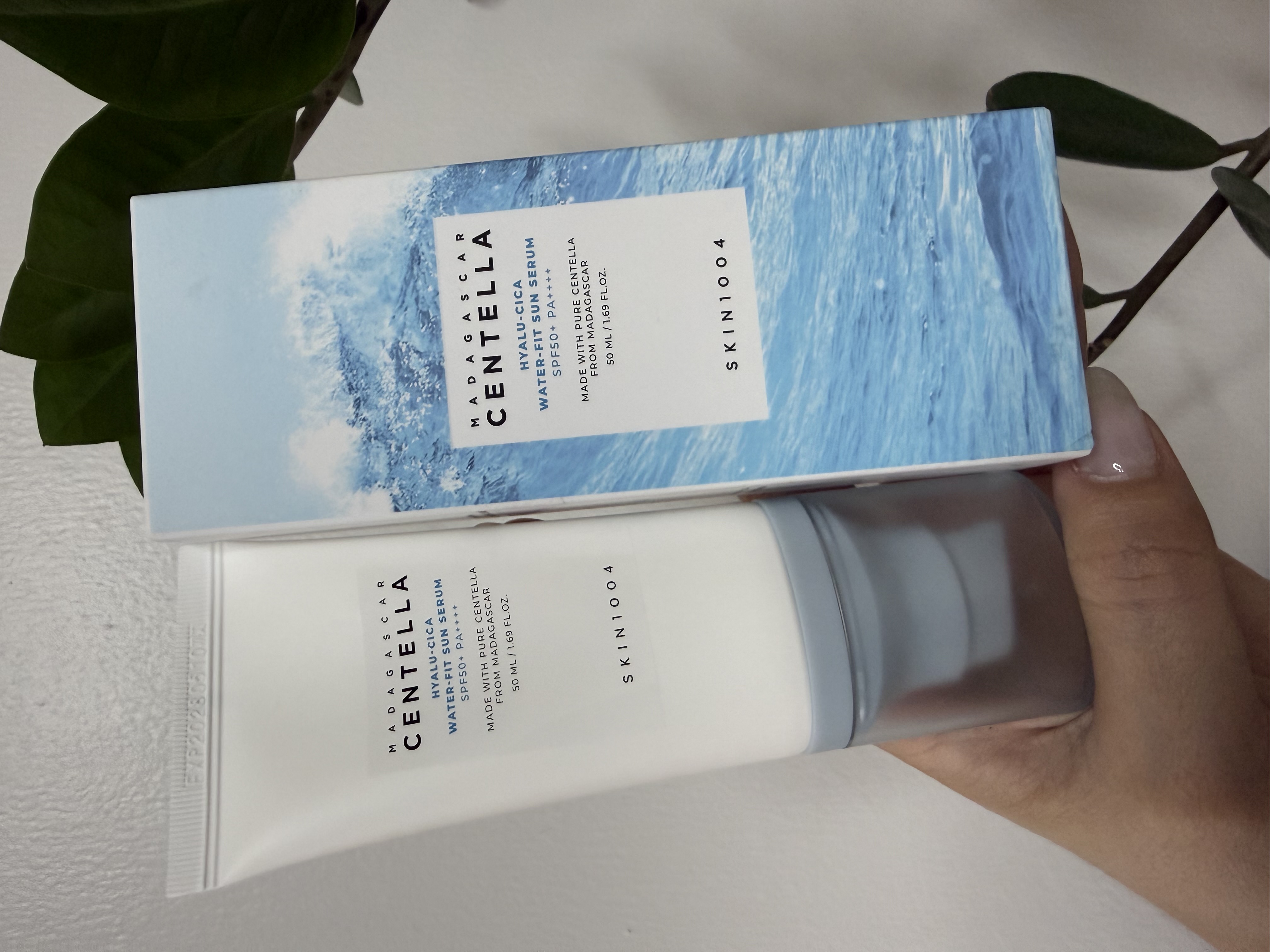 理肤天使 马达加斯加圣特拉玻尿酸水润防晒精华液 [SPF50+/PA++++] common.review image